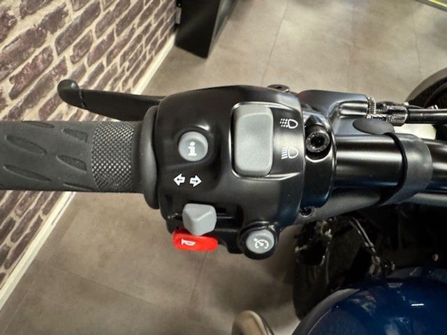 triumph - bonneville-bobber