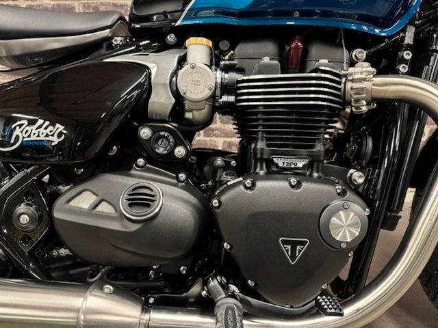 triumph - bonneville-bobber