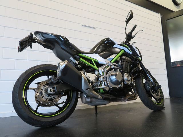 kawasaki - z900