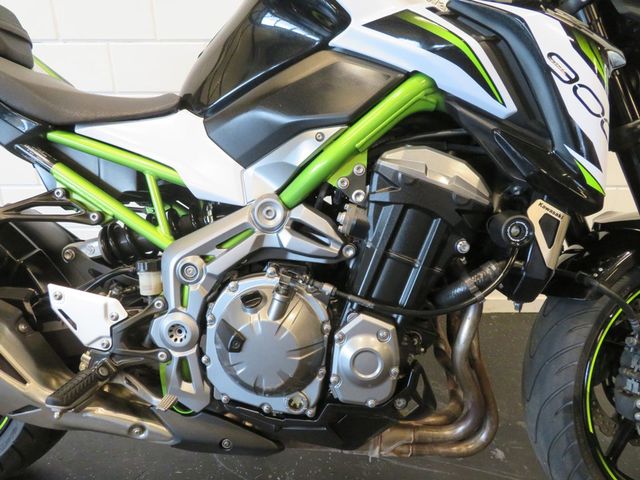 kawasaki - z900