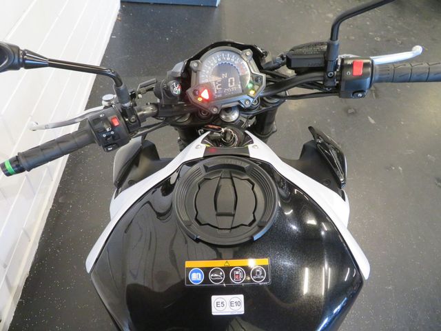 kawasaki - z900