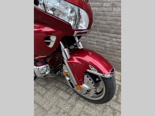 honda - gl-1800-goldwing