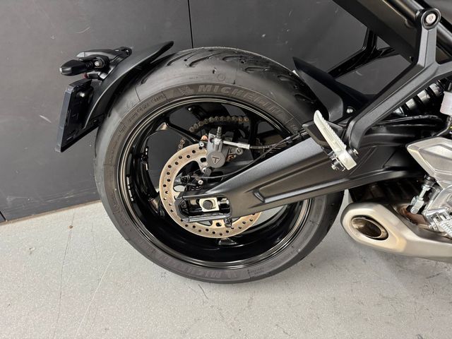 triumph - trident-660