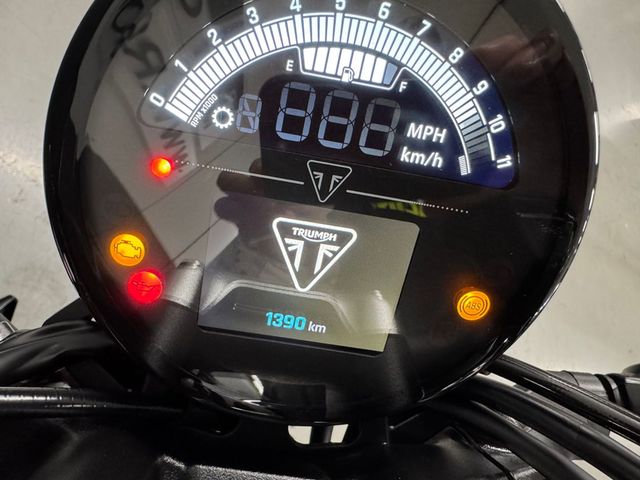 triumph - trident-660