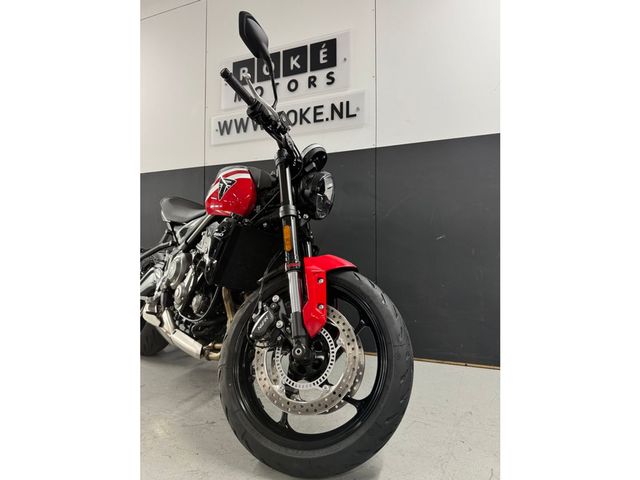 triumph - trident-660