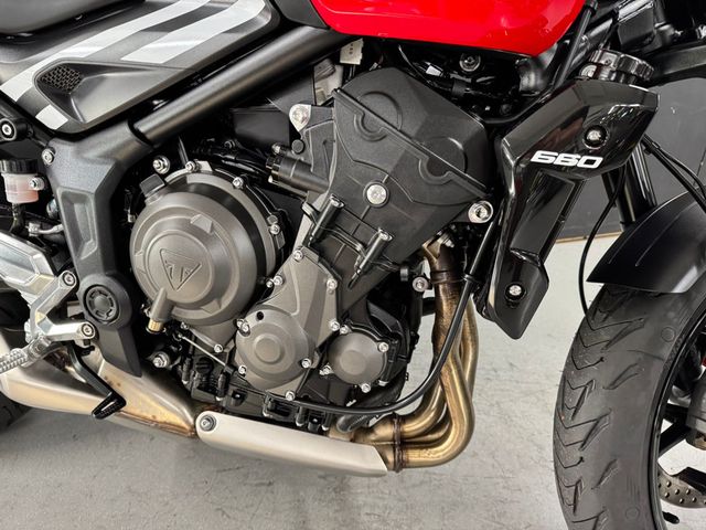triumph - trident-660
