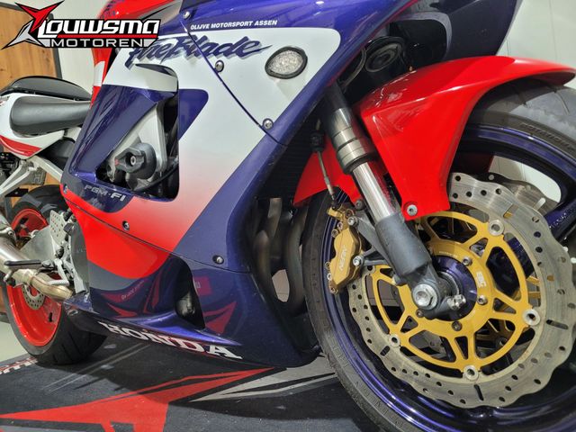 honda - cbr-900-rr-fireblade