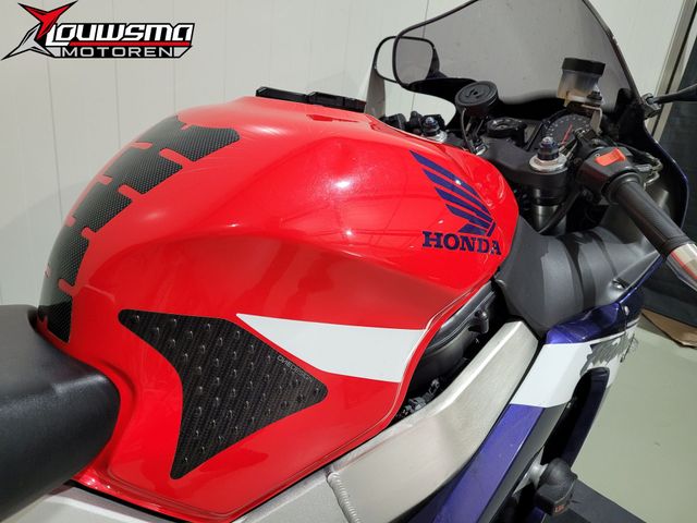 honda - cbr-900-rr-fireblade