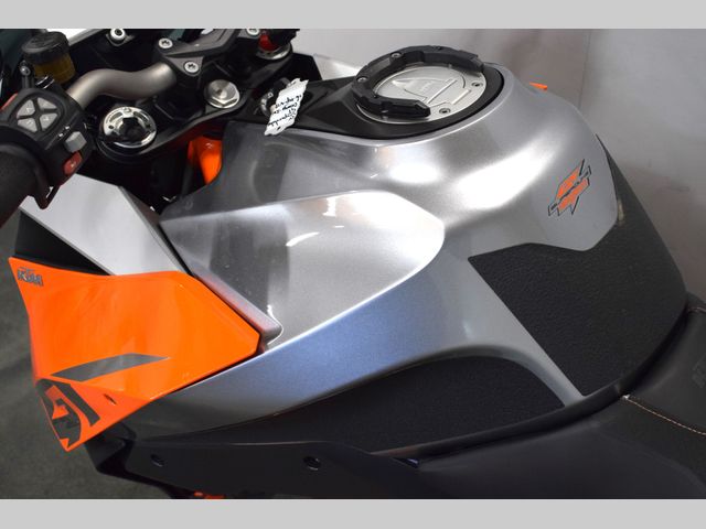 ktm - 1290-super-duke-gt