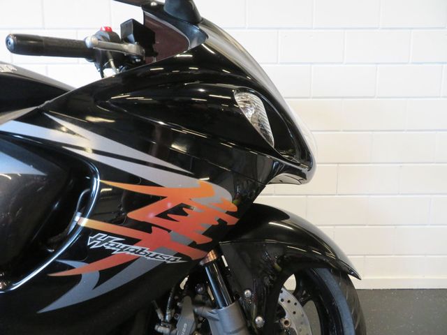 suzuki - gsx-r-1300-hayabusa