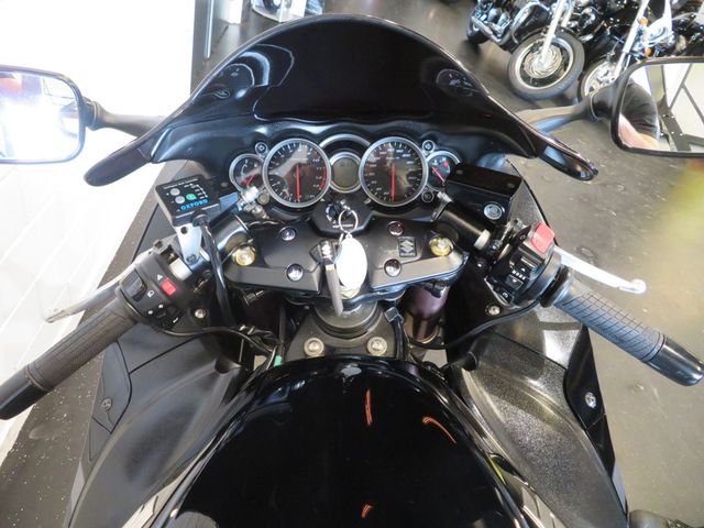 suzuki - gsx-r-1300-hayabusa