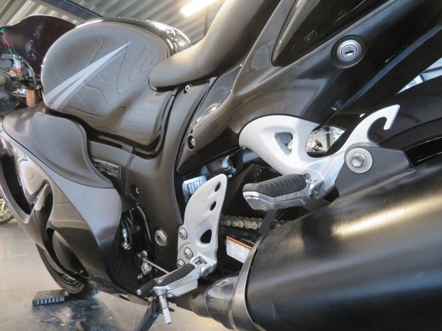 suzuki - gsx-r-1300-hayabusa