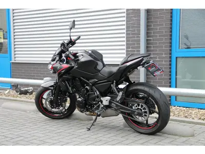KAWASAKI Z650 – foto 4