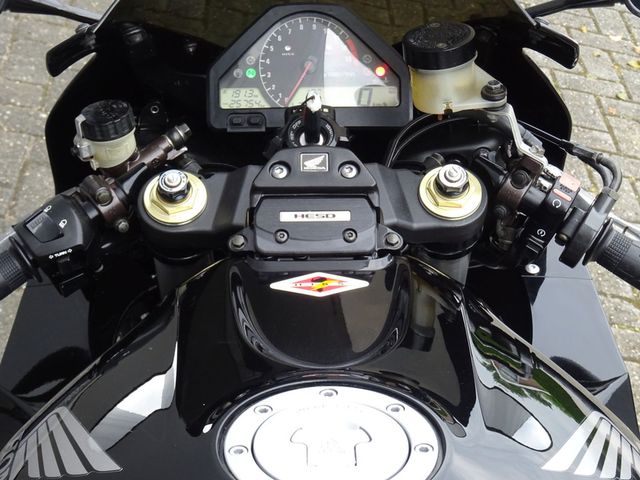 honda - cbr-1000-rr-fireblade