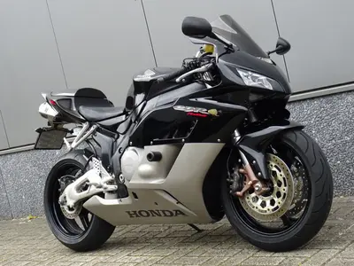 HONDA CBR 1000 RR FIREBLADE – foto 2