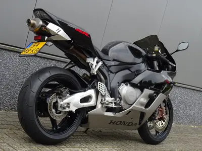 HONDA CBR 1000 RR FIREBLADE – foto 3