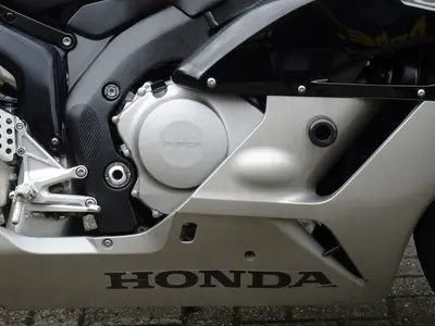 HONDA CBR 1000 RR FIREBLADE – foto 4