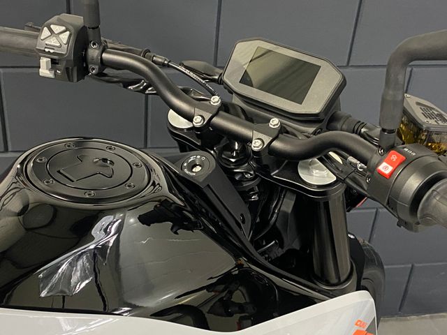 ktm - 790-duke