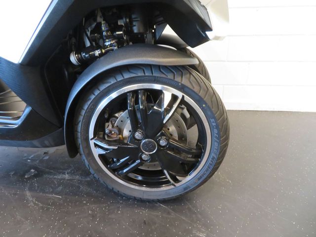 peugeot - metropolis-rs