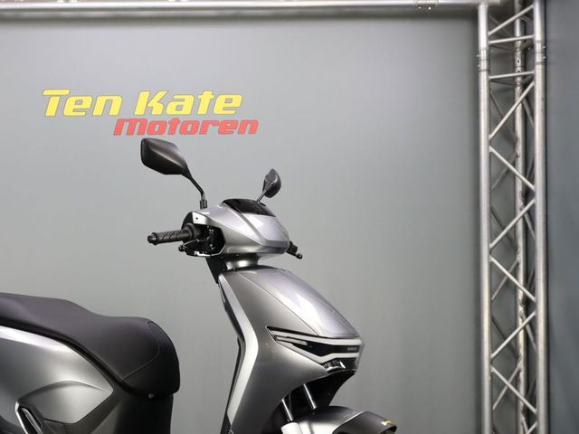 honda - cuv-e