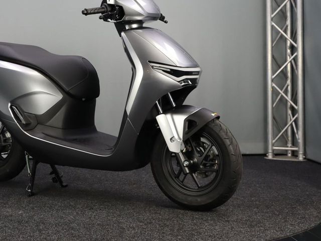 honda - cuv-e