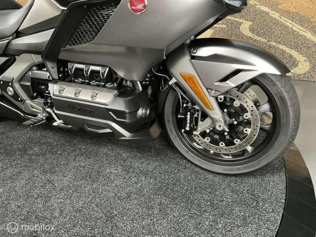 honda - gl-1800-goldwing