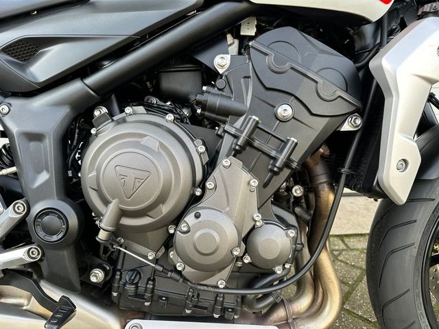 triumph - trident-660