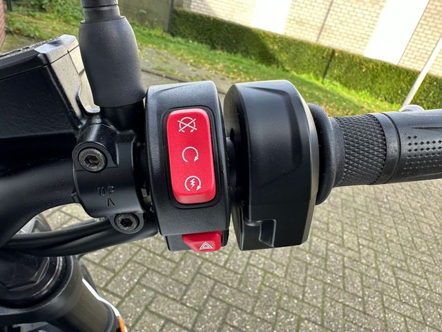 triumph - trident-660