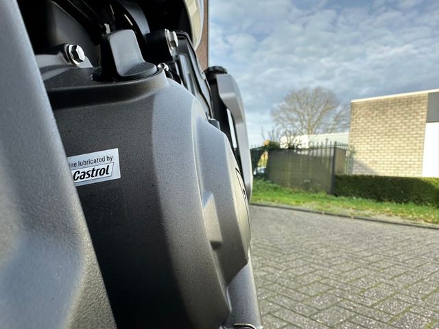 triumph - trident-660