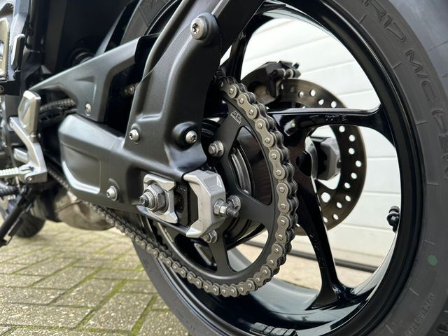 triumph - trident-660