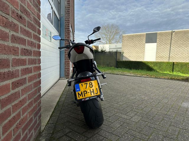 triumph - trident-660