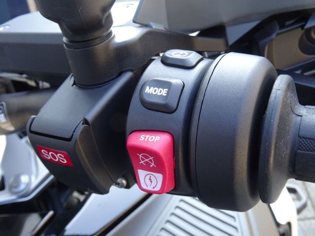 bmw - r-1300-gs-adventure