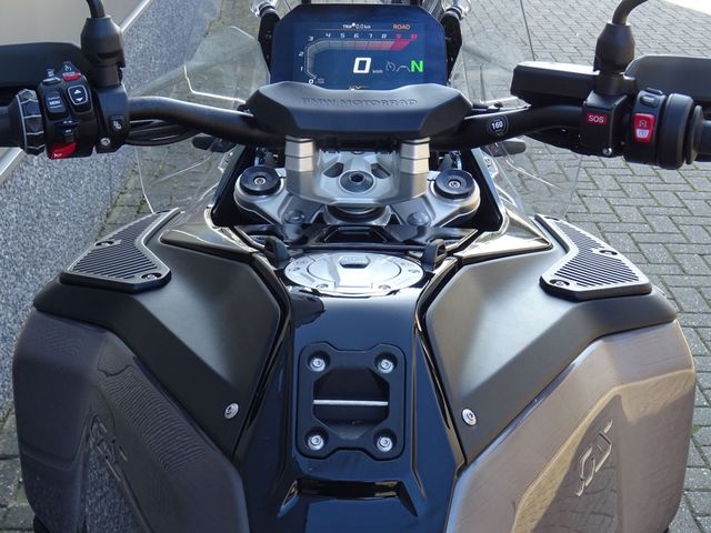 bmw - r-1300-gs-adventure