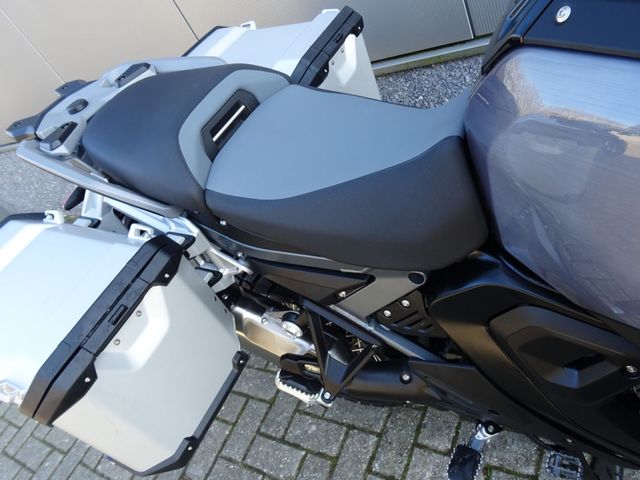 bmw - r-1300-gs-adventure
