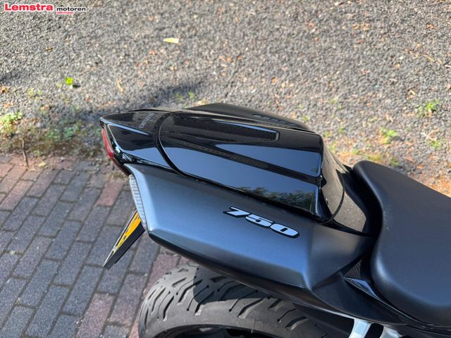 suzuki - gsx-r-750-yoshimura
