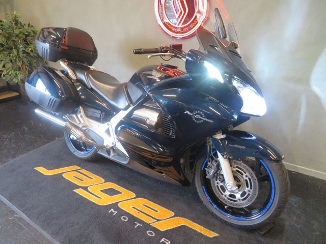 honda - st-1300-pan-european