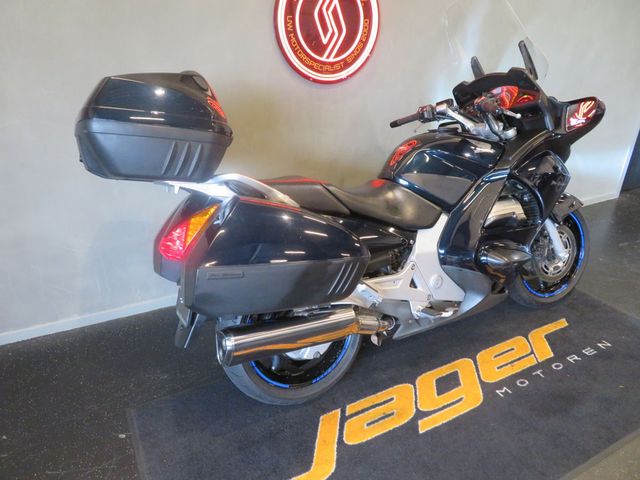 honda - st-1300-pan-european