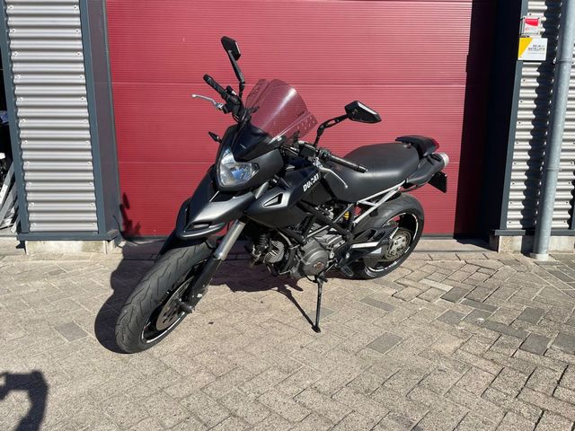 ducati - hypermotard-796