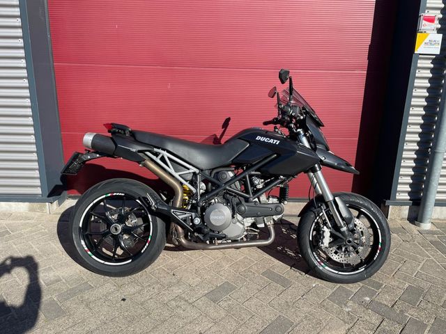ducati - hypermotard-796