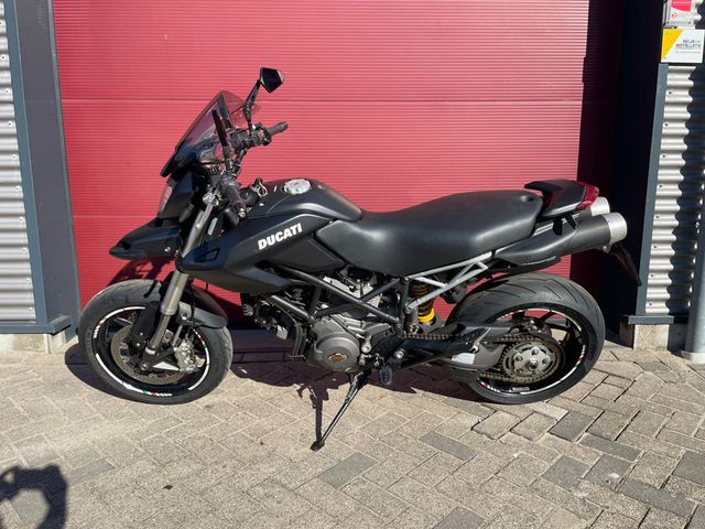 ducati - hypermotard-796