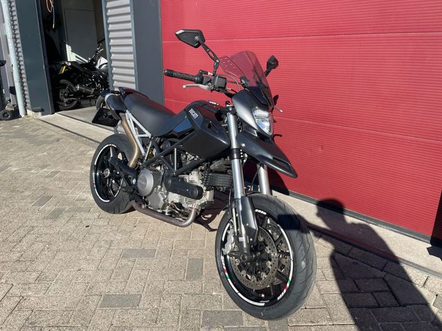 ducati - hypermotard-796