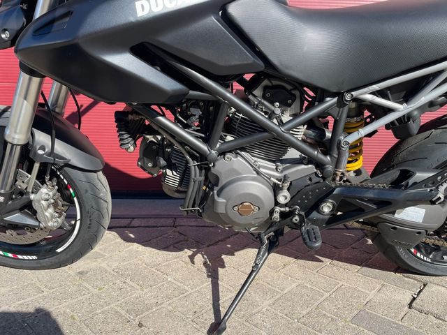 ducati - hypermotard-796