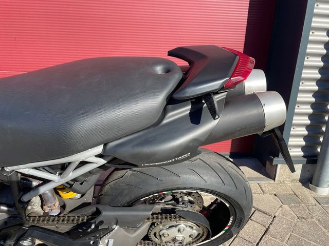 ducati - hypermotard-796