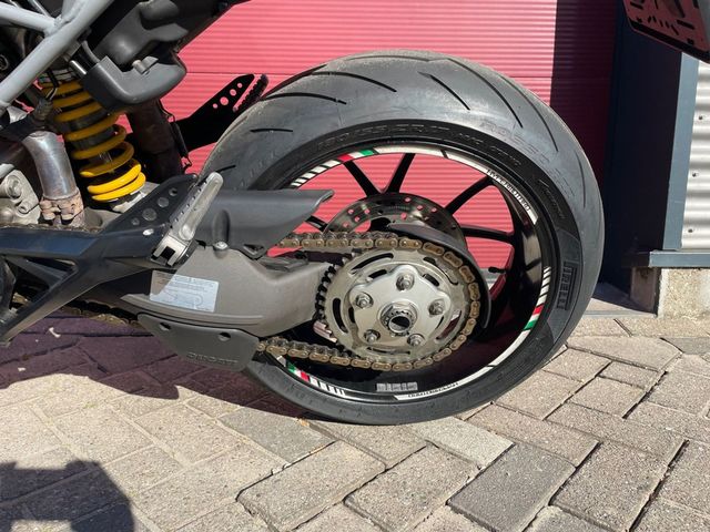 ducati - hypermotard-796