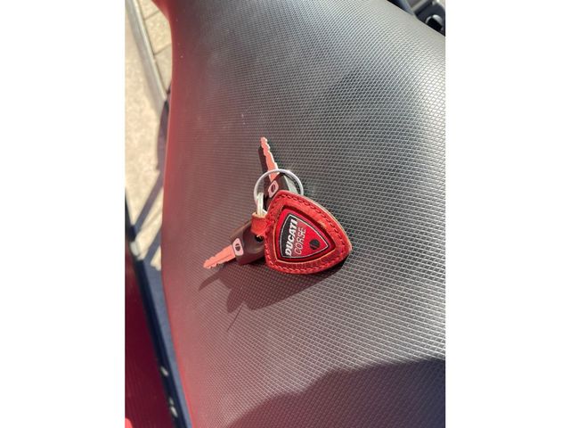 ducati - hypermotard-796