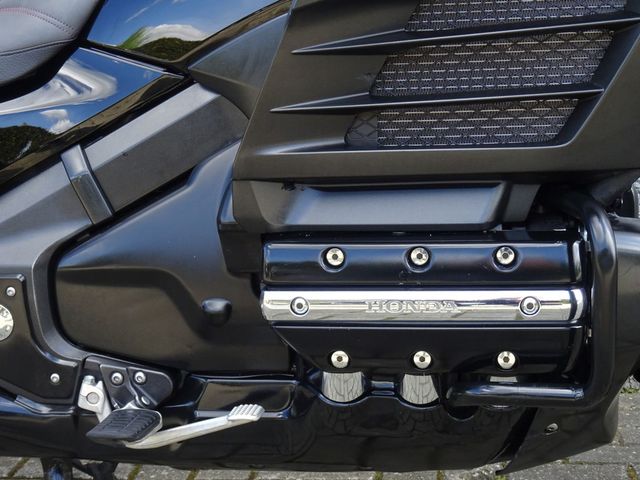 honda - gl-1800-goldwing-f6b
