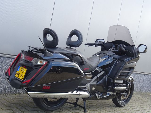 honda - gl-1800-goldwing-f6b
