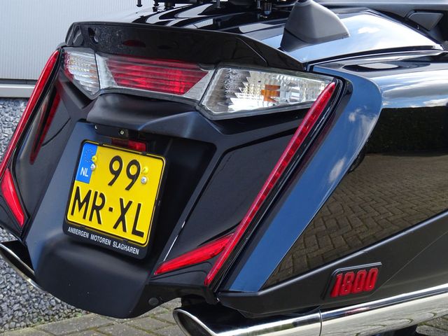 honda - gl-1800-goldwing-f6b