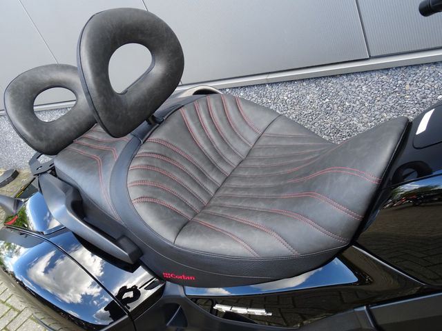 honda - gl-1800-goldwing-f6b