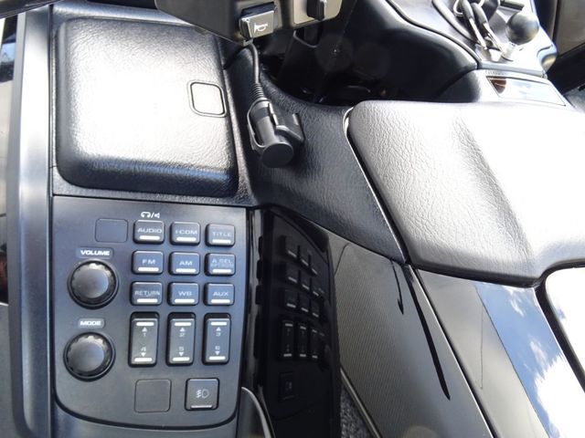 honda - gl-1800-goldwing-f6b